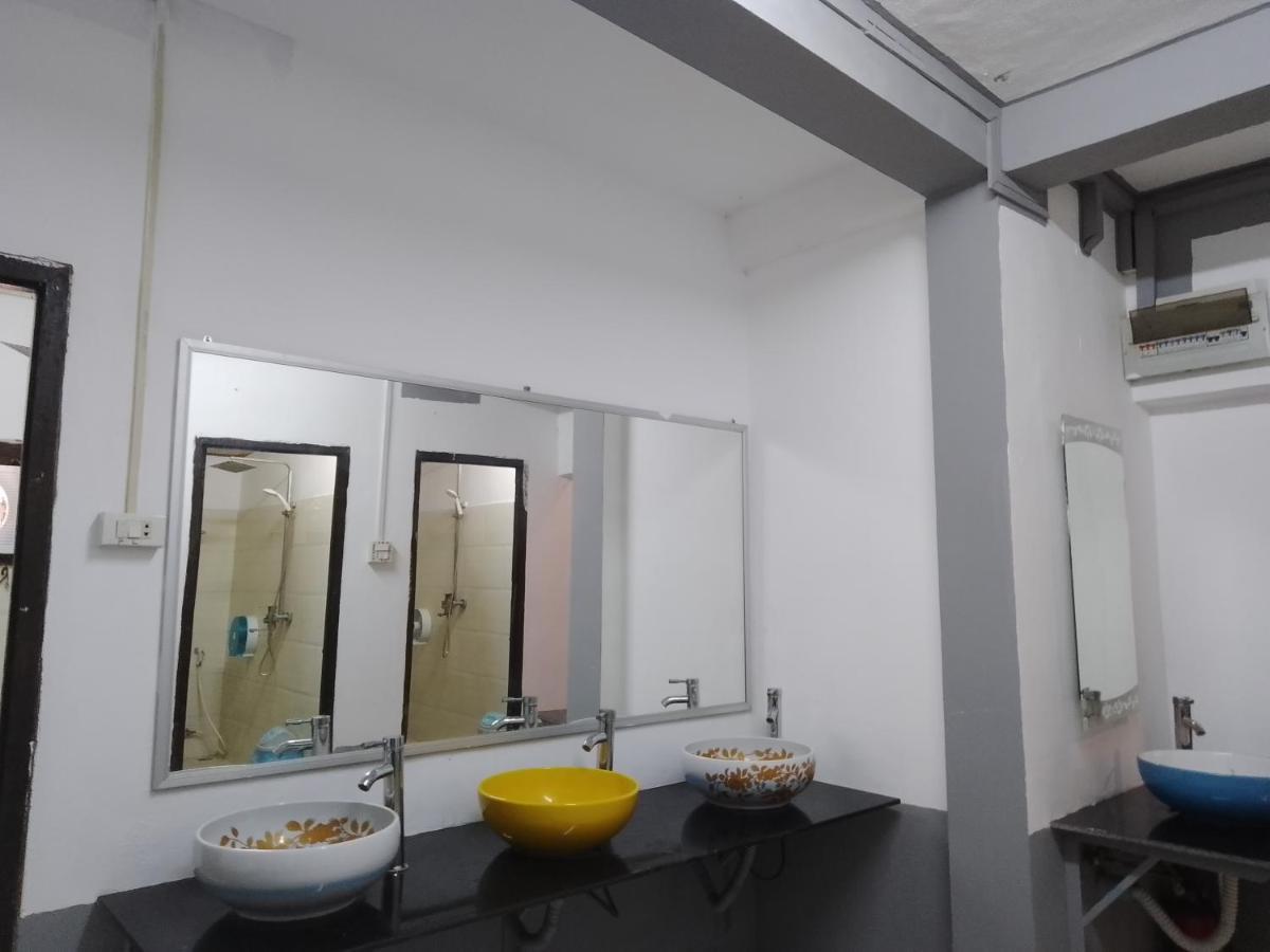 Funny Backpacker Hostel 琅勃拉邦 外观 照片