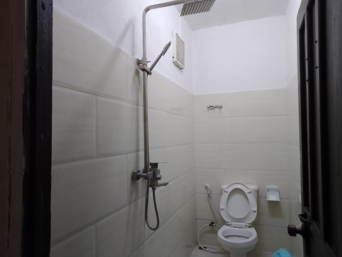 Funny Backpacker Hostel 琅勃拉邦 外观 照片